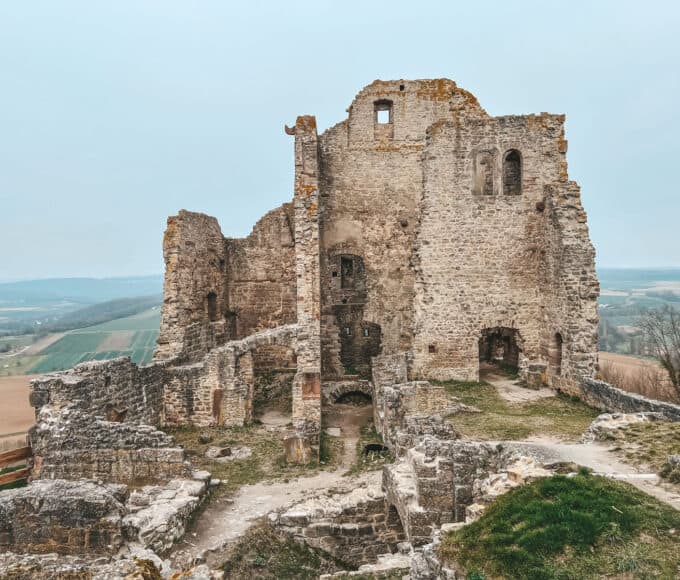 Burgruine Homburg im Spessart bei Gössenheim - Walk and Wonder