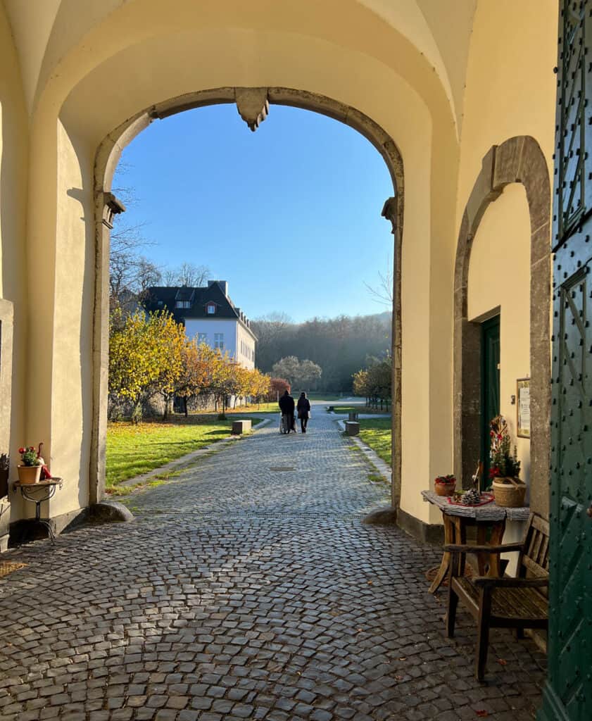 Kloster Heisterbach Oberdollendorf - Walk and Wonder